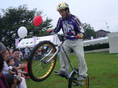 �_�j�G���Ŋϋq�T�[�r�X