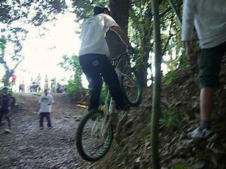 �⓹�̂悤�ɃX�e�A���オ���āc