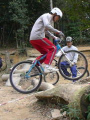 �܂��R�O��Ȃ̂ɁA����������c