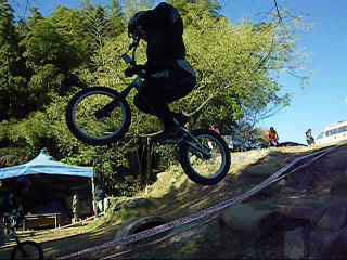 �Ȃ񂩁c�@�E�҂݂����c