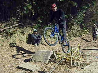 �V�������]�Ԃ���������ŃG���g���[