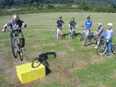 ���{�������鏬���搶