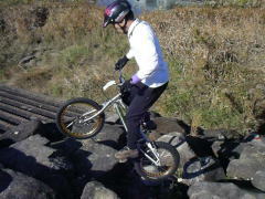 ���c����