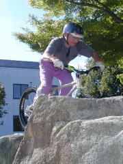 ���ȃw�����b�g���g���[�h�}�[�N�ɂȂ邩���H