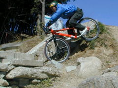 ���̉���͔����ɃC�����V�������c