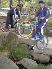 �����̊o��Ŕ�э~��