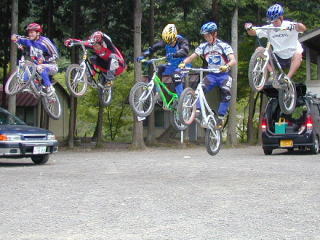 ������̋L�O�B�e�B�@���₟�A�����b�X�I