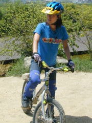 �o�C�N�g���C�A���ɒ���