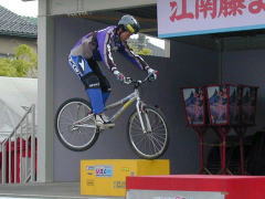 �p������