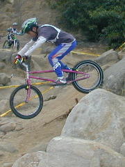 �ِF�ȕ��͋C�������Ă��܂�