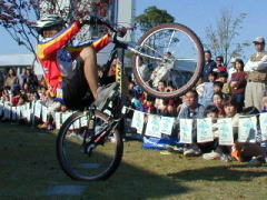 �Ő��̏�Ȃ̂Ń^�C�����i�J�i�J�]����Ȃ��悤�ł����B