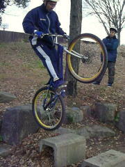 �U�Z�N�@����