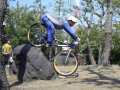 ��U�Z�N�V�����o���i�����j