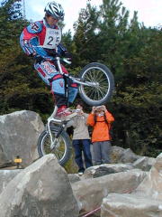 ���̂Q�l���J�������\���Ă��܂���