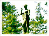 松林のなかに立つヴィーナス像