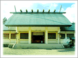 荘厳な中山神明社の拝殿