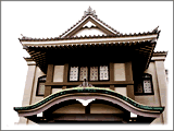 鉄筋造りの安専寺本堂