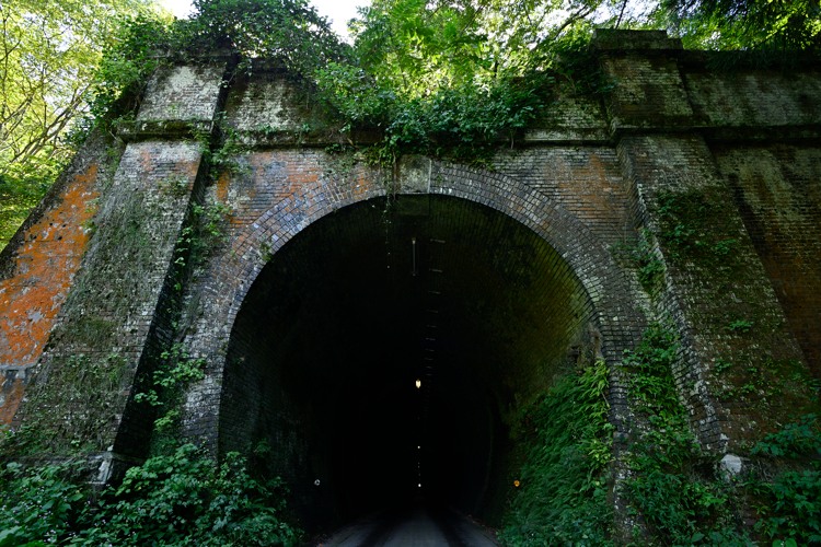 山中隧道
