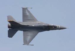 F16