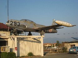 T33