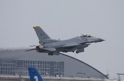F16