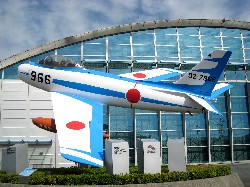ブルー