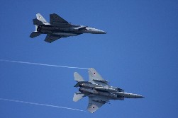 F15