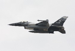 F16