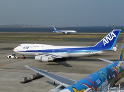 B747
