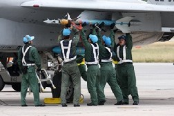 F15