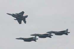 F15
