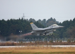 F16