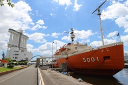 EOS M 11-22