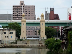 松重閘門