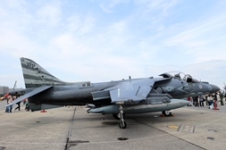 AV8