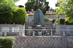 旧海軍墓地