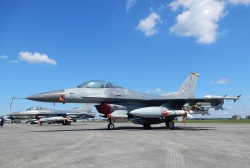 F16