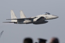 F15