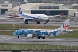 B737