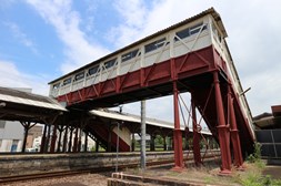 半田駅