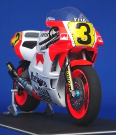 YZR500