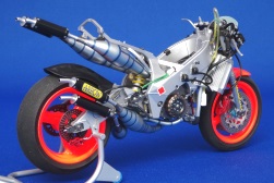 YZR500