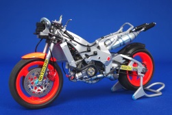 YZR500