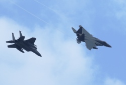 F15