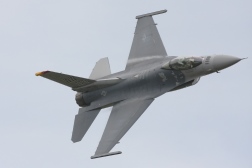 F16