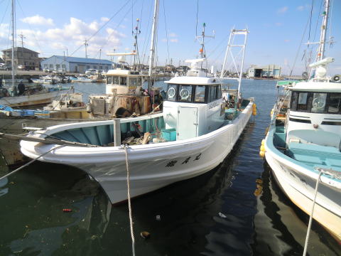 地元愛知県西尾市の三河湾　底引き網漁船　4.9トン