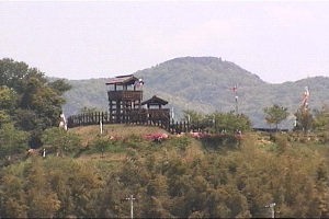 �������]��