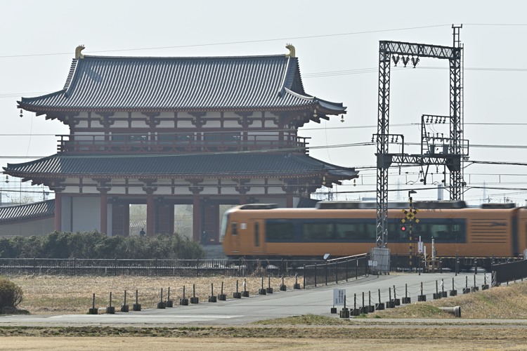 鐝